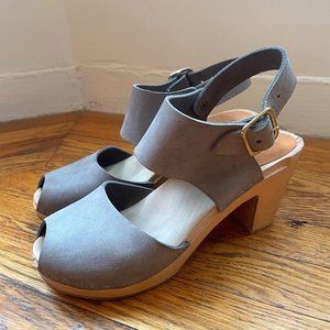 Bryr Peep Toe Clogs